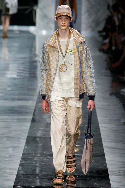 Look 30
